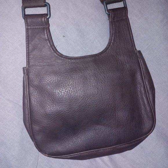 Grey Bench purse - Picture 13 of 13